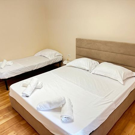 Skanderbeg Square Apartment 02 地拉那 外观 照片