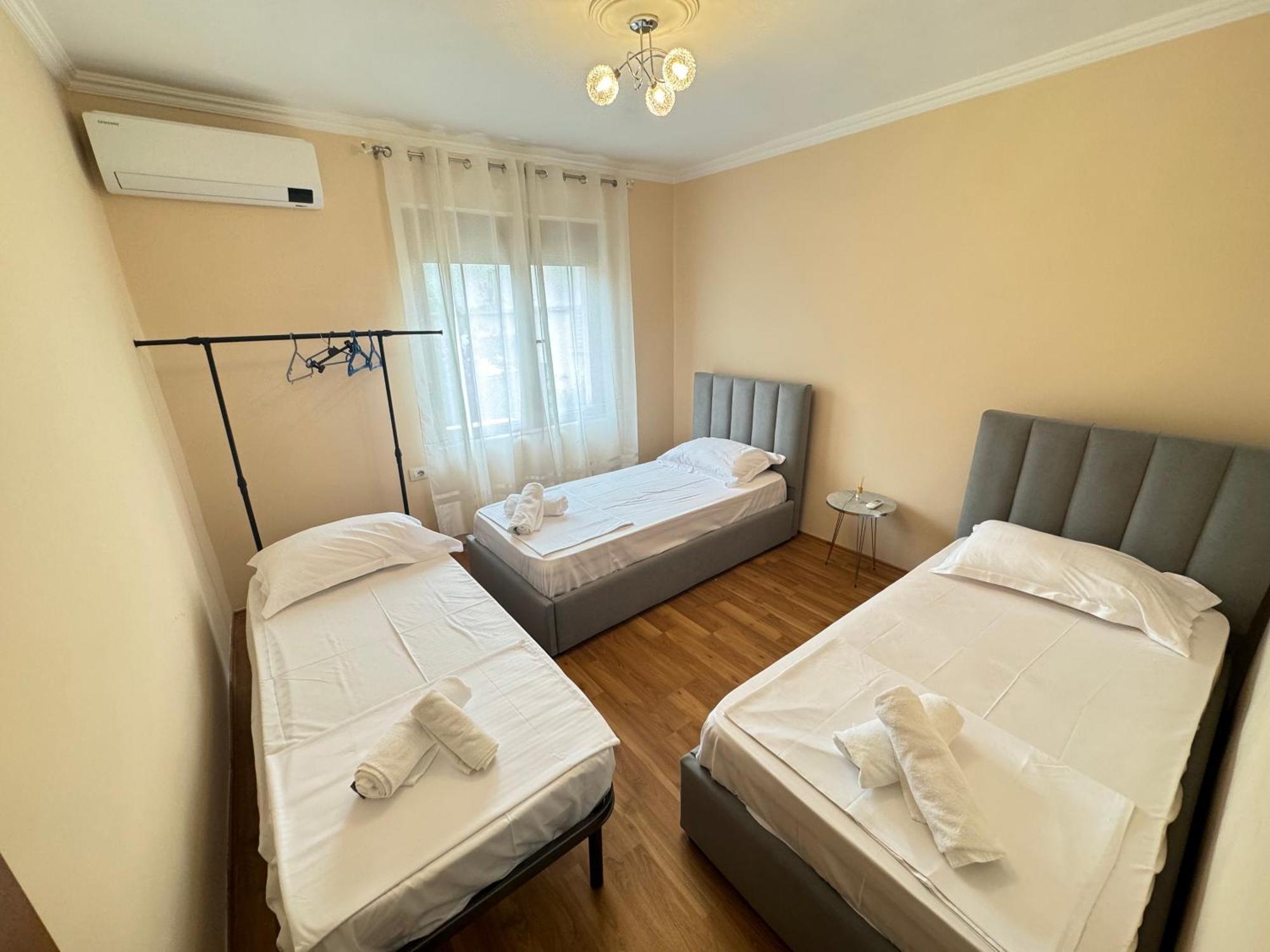 Skanderbeg Square Apartment 02 地拉那 外观 照片